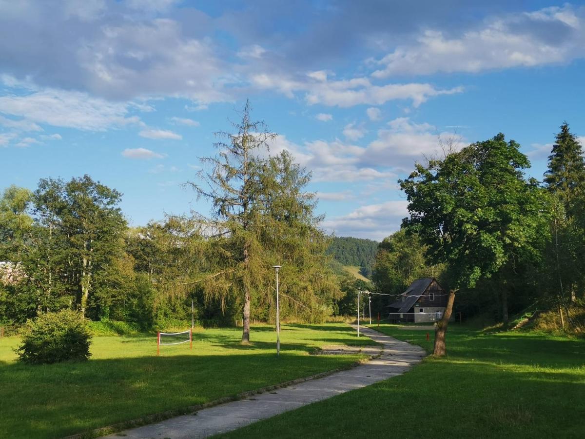 Отель Osrodek Wypoczynkowy Gromada Крыница-Здруй Экстерьер фото